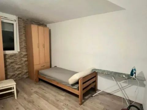 Izdavanje, dvosoban stan, 90m², Zlatica, Podgorica - image 8