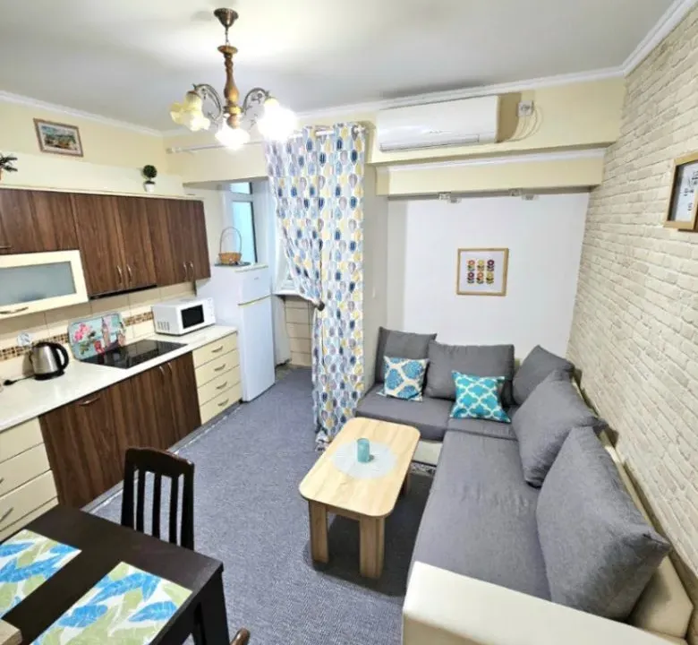 Prodaja, jednosoban stan, 38m², Centar, Bar