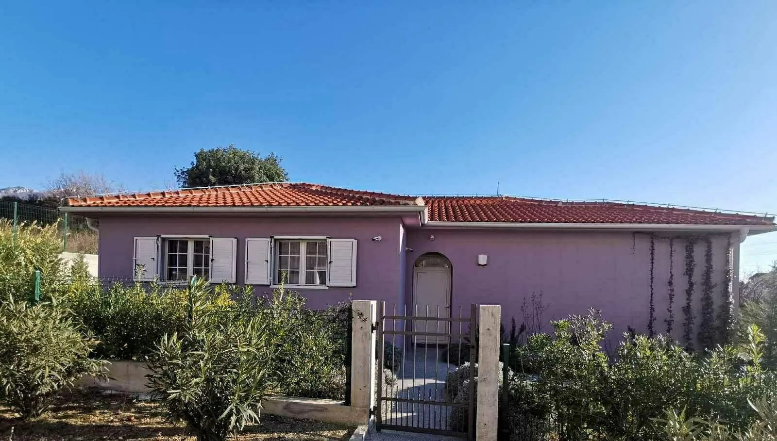 Izdavanje, kuća, 110m², Kava, Tivat