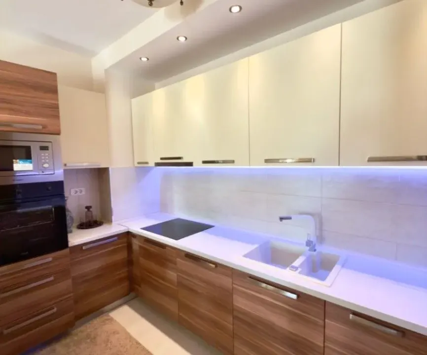 Izdavanje, dvosoban stan, 64m², City Kvart, Podgorica