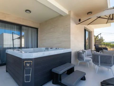 Rent, house, 350m², Tivat, Crna Gora - image 4