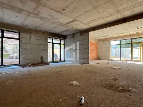 Izdavanje, poslovni prostor, 118m², Stari Aerodrom, Podgorica - image 4