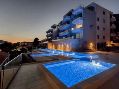 Sale, two bedroom apartment, 87m², Baošići, Herceg Novi - image 4