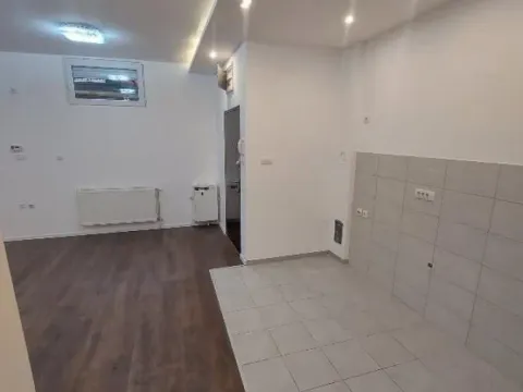 Prodaja, trosoban stan, 65m², Ledine, Beograd - image 4