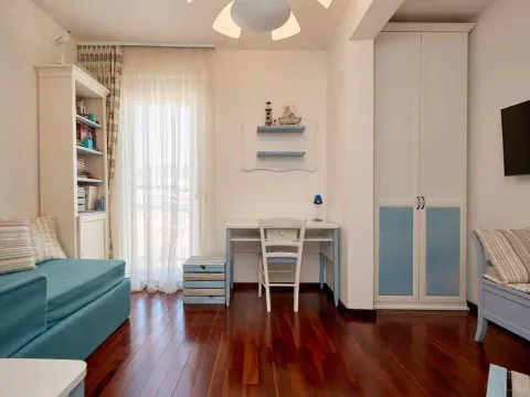 Sale, three bedroom apartment, 150m², Bečići, Budva - image 17