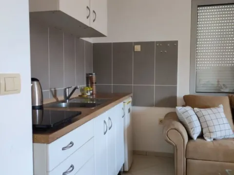 Rent, studio apartment, 39m², Topla, Herceg Novi - image 5