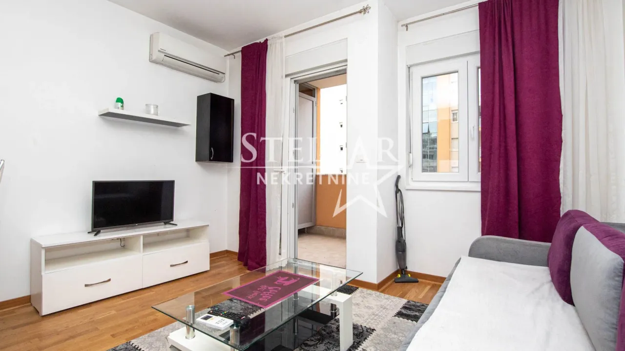 Izdavanje, garsonjera, 26m², City Kej, Podgorica