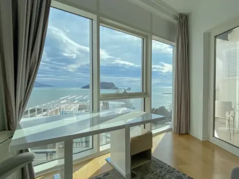 Prodaja, dvosoban stan, 77m², Budva, Crna Gora - image 1