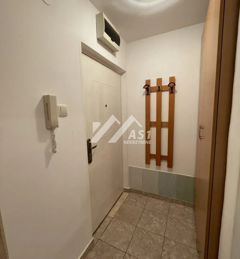 Prodaja, jednosoban stan, 36m², Bulevar patrijarha Pavla, Novi Sad Sve Podlokacije