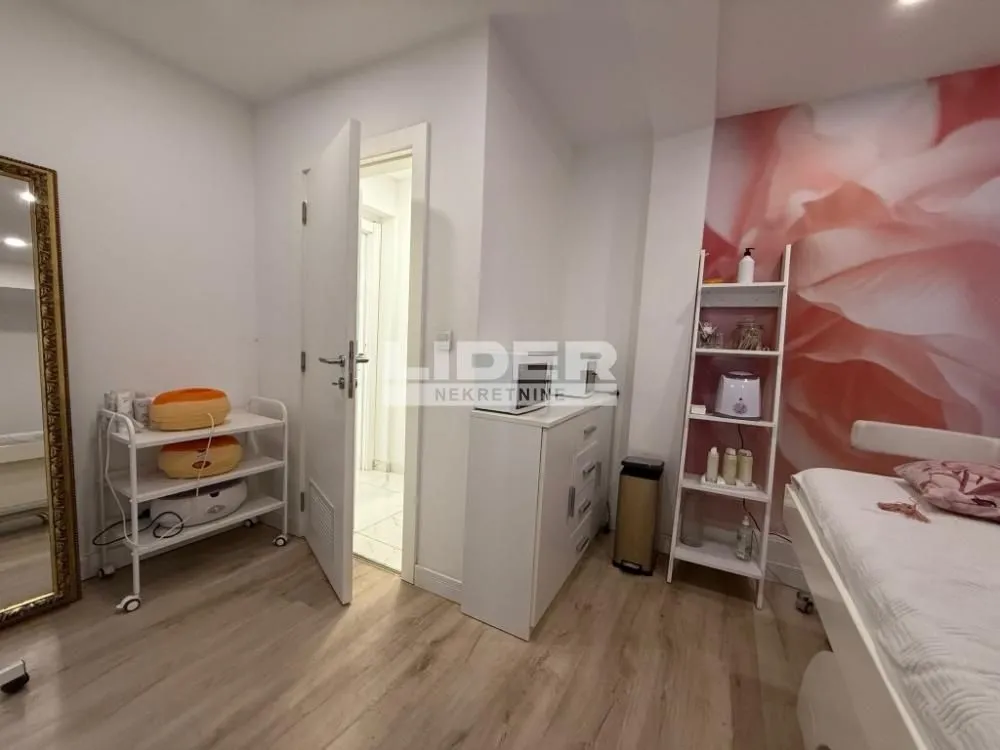 Rent, office space, 320m², Savski Venac, Beograd