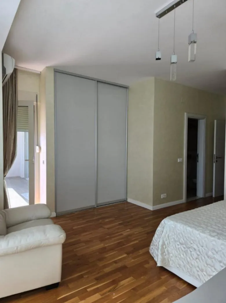 Sale, four bedroom apartment, 115m², Bečići, Budva