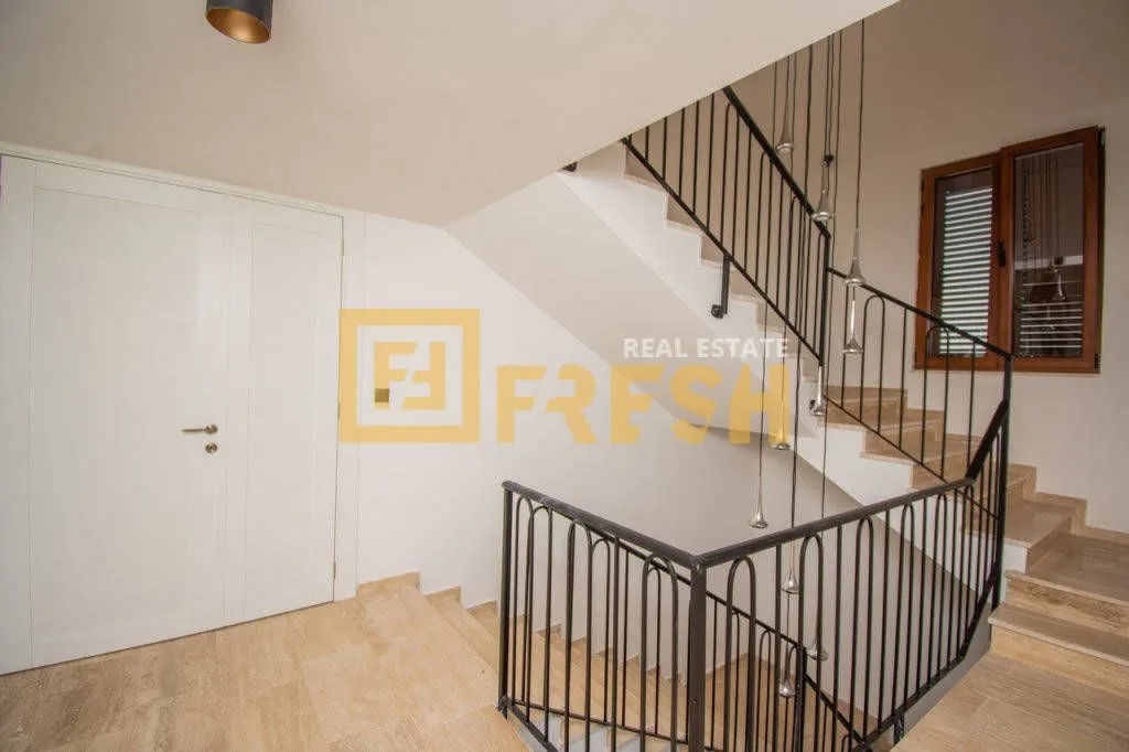 Rent, house, 700m², Zeta, Podgorica