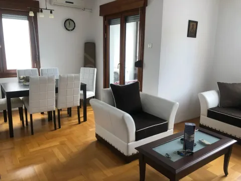 Rent, apartment, 60m², Tivat, Crna Gora - image 1