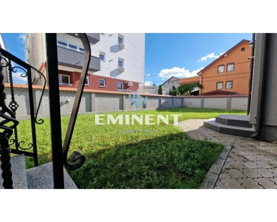 Sale, house, 345m², Surčin, Beograd