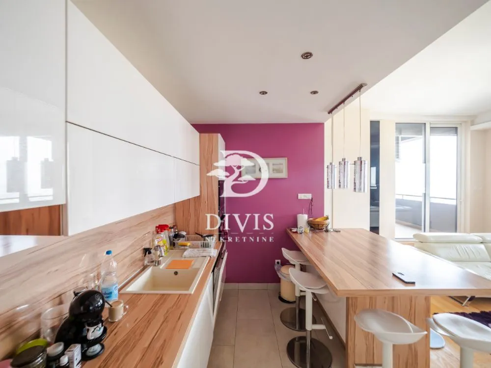 Sale, four bedroom apartment, 129m², Karaburma, Palilula Sve Podlokacije