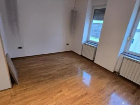 Izdavanje, poslovni prostor, 119m², Centar, Novi Sad - image 2
