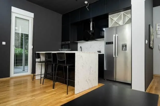 Izdavanje, jednosoban stan, 63m², Momišići, Podgorica