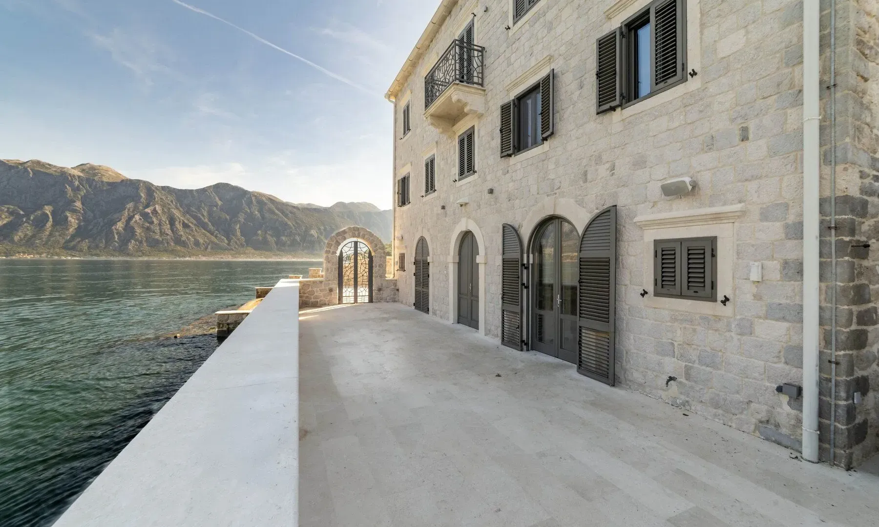 Prodaja, ugostiteljski objekat, 731m², Stoliv, Kotor