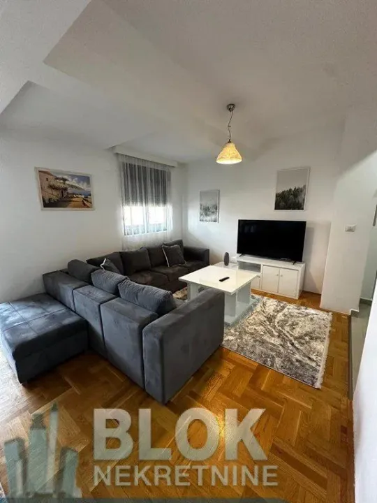 Izdavanje, dvosoban stan, 70m², Preko Morače, Podgorica