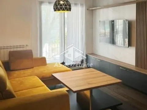 Izdavanje, dvosoban stan, 55m², Čubura, Beograd