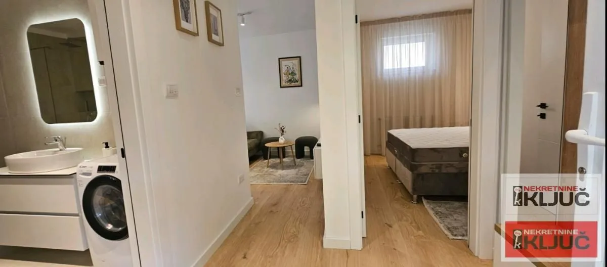 Izdavanje, jednosoban stan, 40m², Centar, Novi Sad