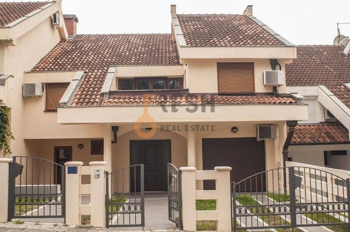 Prodaja, kuća, 397m², Ostalo, Podgorica