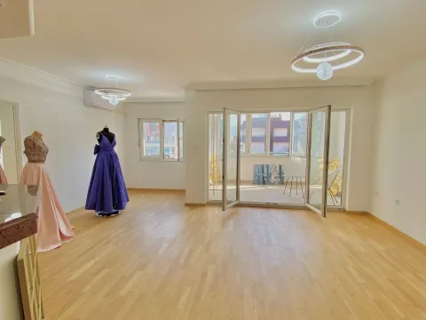 Rent, two bedroom apartment, 72m², Preko Morače, Podgorica - image 2