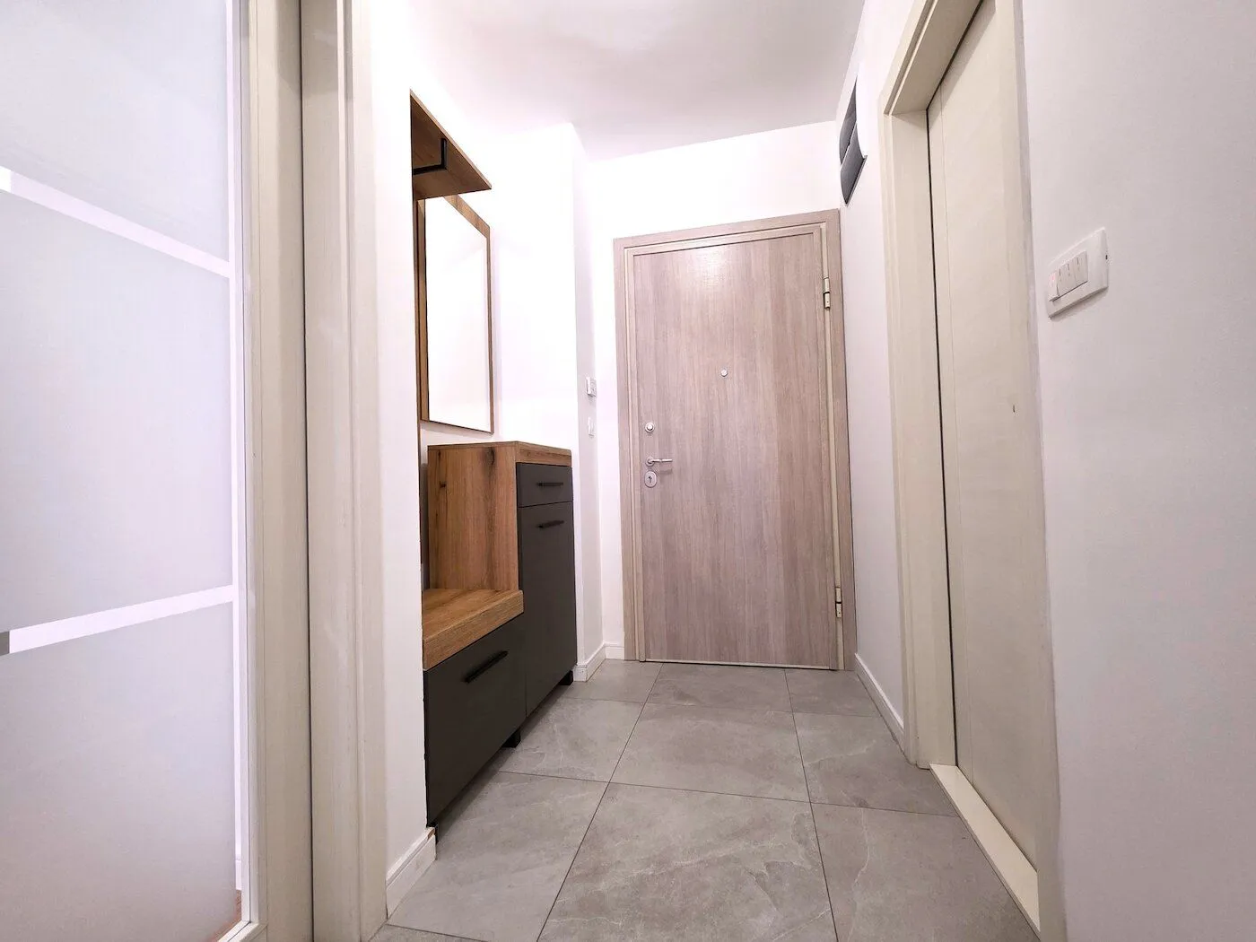 Rent, one bedroom apartment, 49m², Central Point, Podgorica