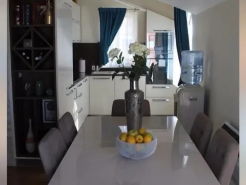 Izdavanje, dvosoban stan, 85m², Kavač, Kotor - image 6