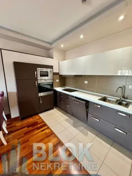 Rent, one bedroom apartment, 55m², City Kvart, Podgorica - image 8