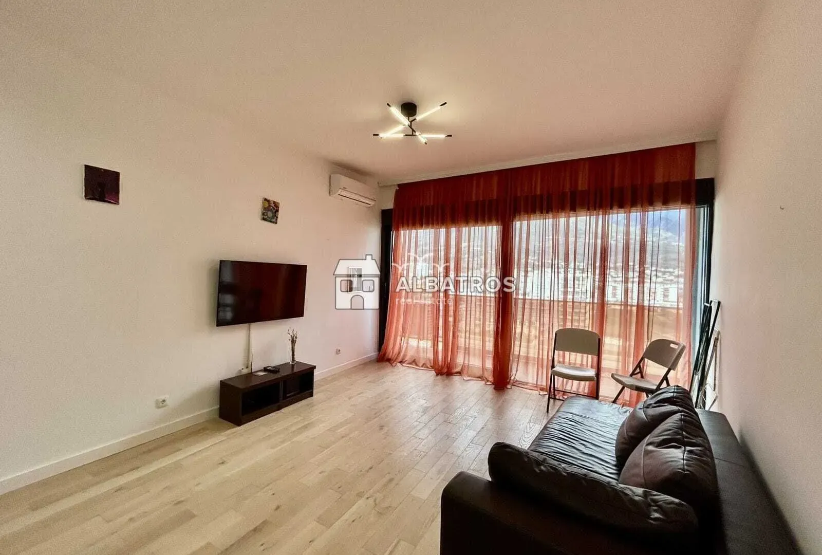 Rent, one bedroom apartment, 72m², Centar, Bar