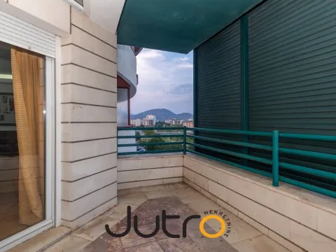 Prodaja, četvorosoban stan, 133m², Momišići, Podgorica - image 21