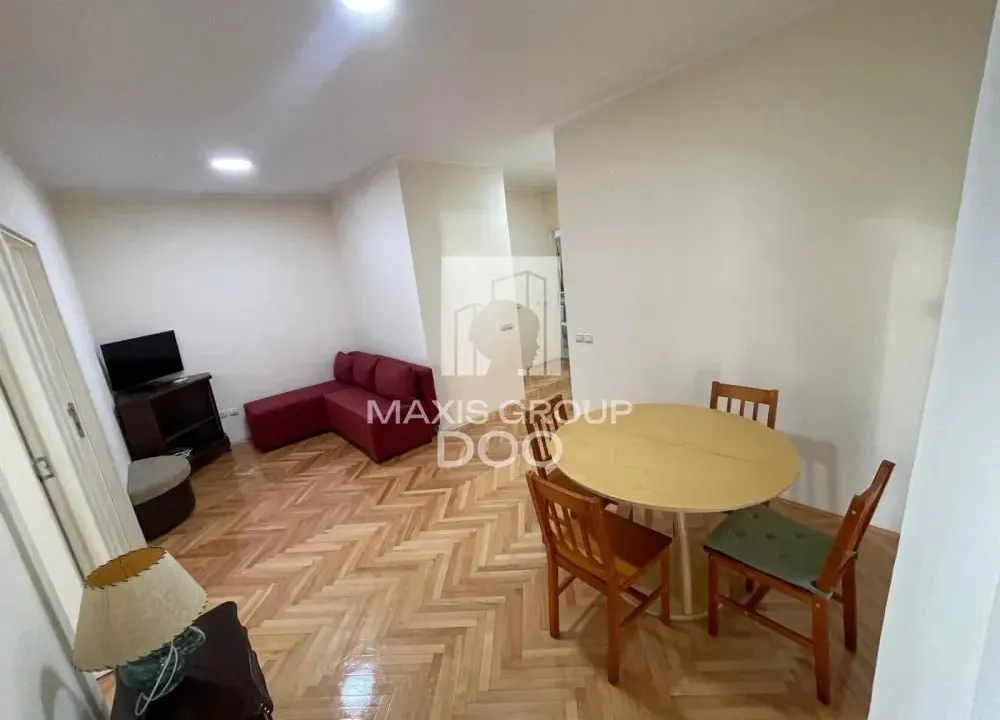 Izdavanje, četvorosoban stan, 75m², Savski Venac, Beograd