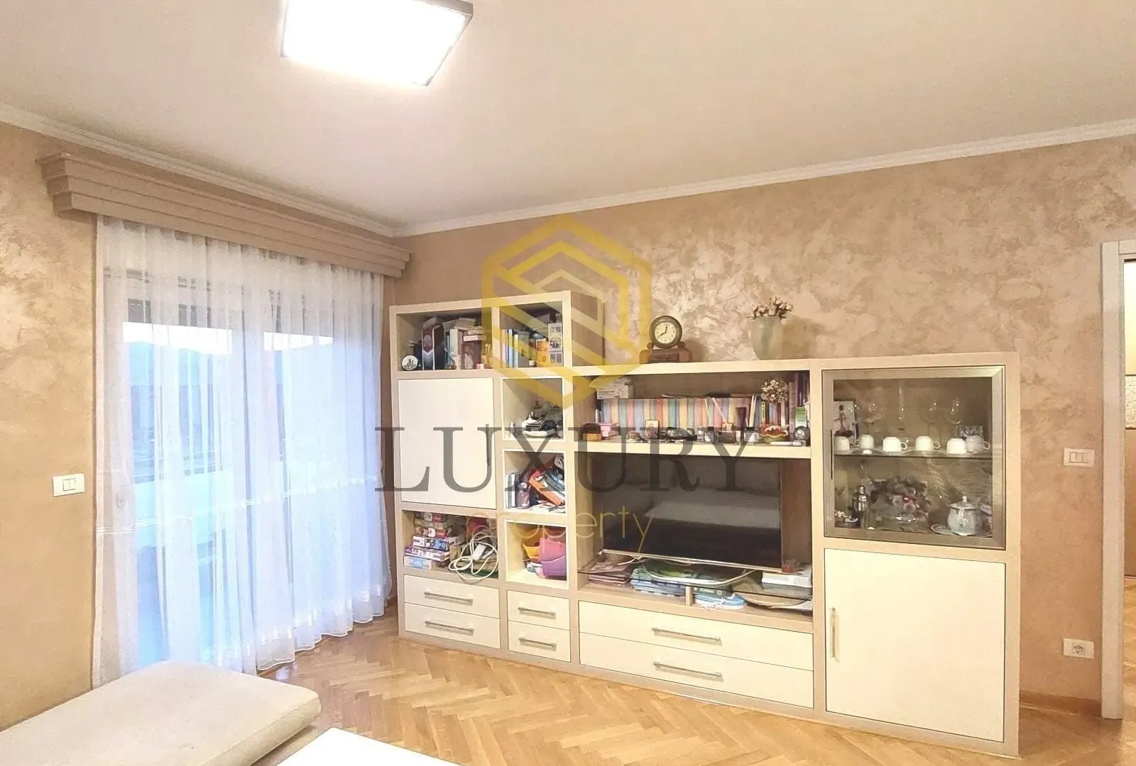Izdavanje, dvosoban stan, 88m², City Kvart, Podgorica