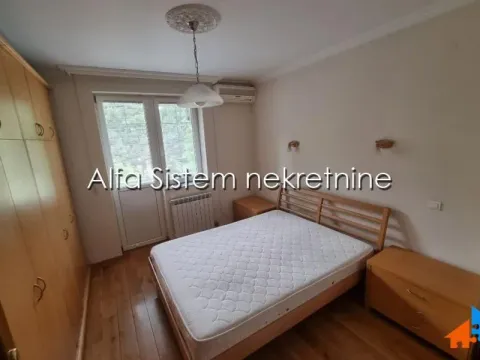 Izdavanje, četvorosoban stan, 120m², Savski Venac, Beograd - image 6