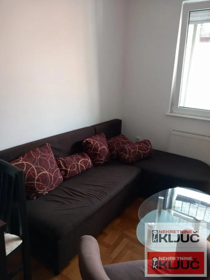 Izdavanje, jednosoban stan, 37m², Bulevar Oslobodjenja, Novi Sad Sve Podlokacije