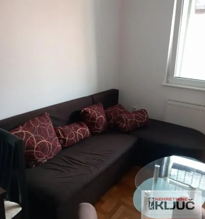 Izdavanje, jednosoban stan, 37m², Bulevar Oslobodjenja, Novi Sad Sve Podlokacije