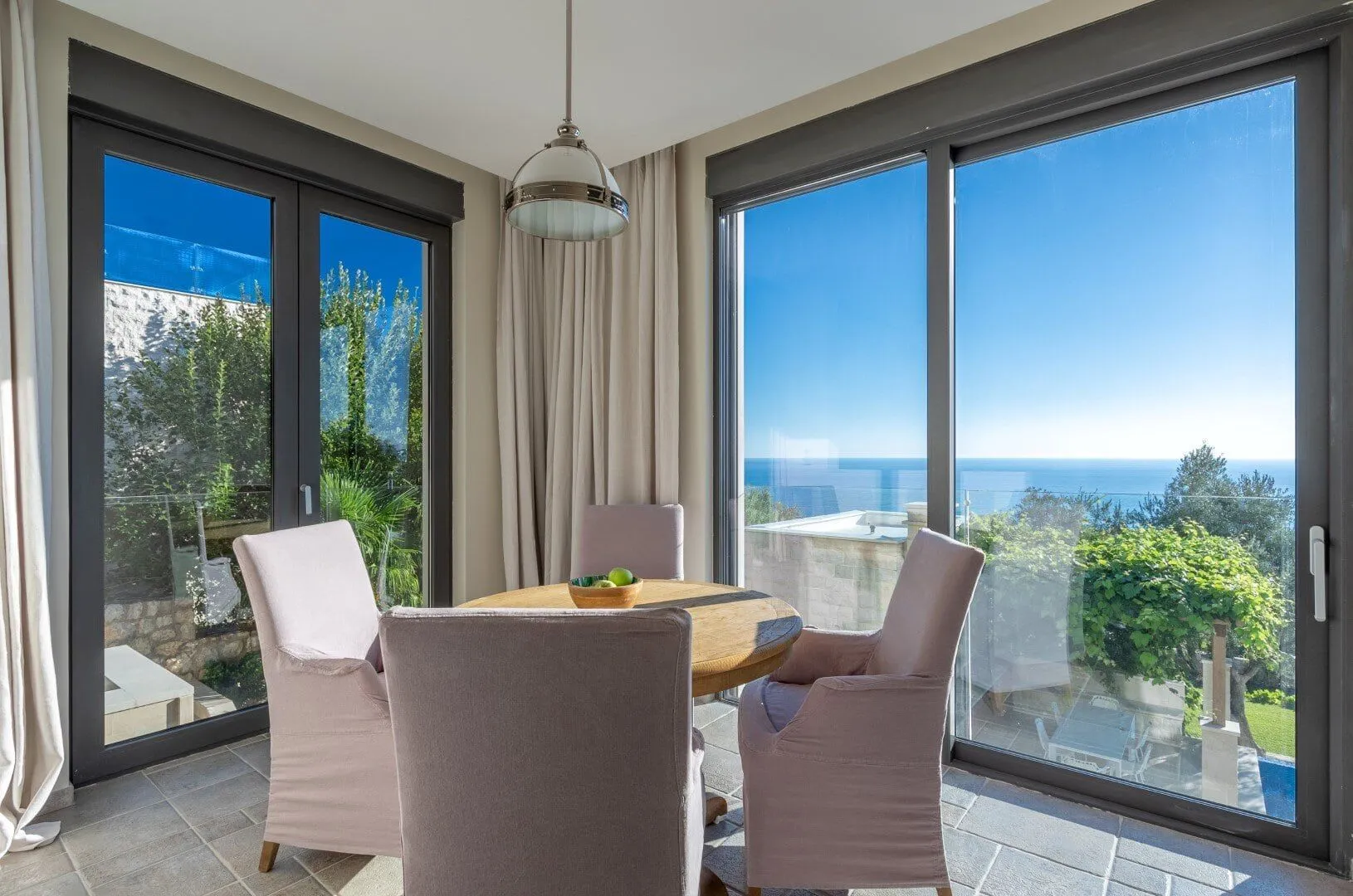 Sale, house, 550m², Reževići, Budva