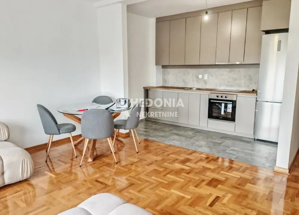 Izdavanje, dvosoban stan, 50m², Krnjaca, Palilula Sve Podlokacije