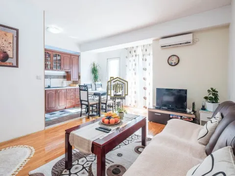 Izdavanje, jednosoban stan, 62m², Pobrežje, Podgorica