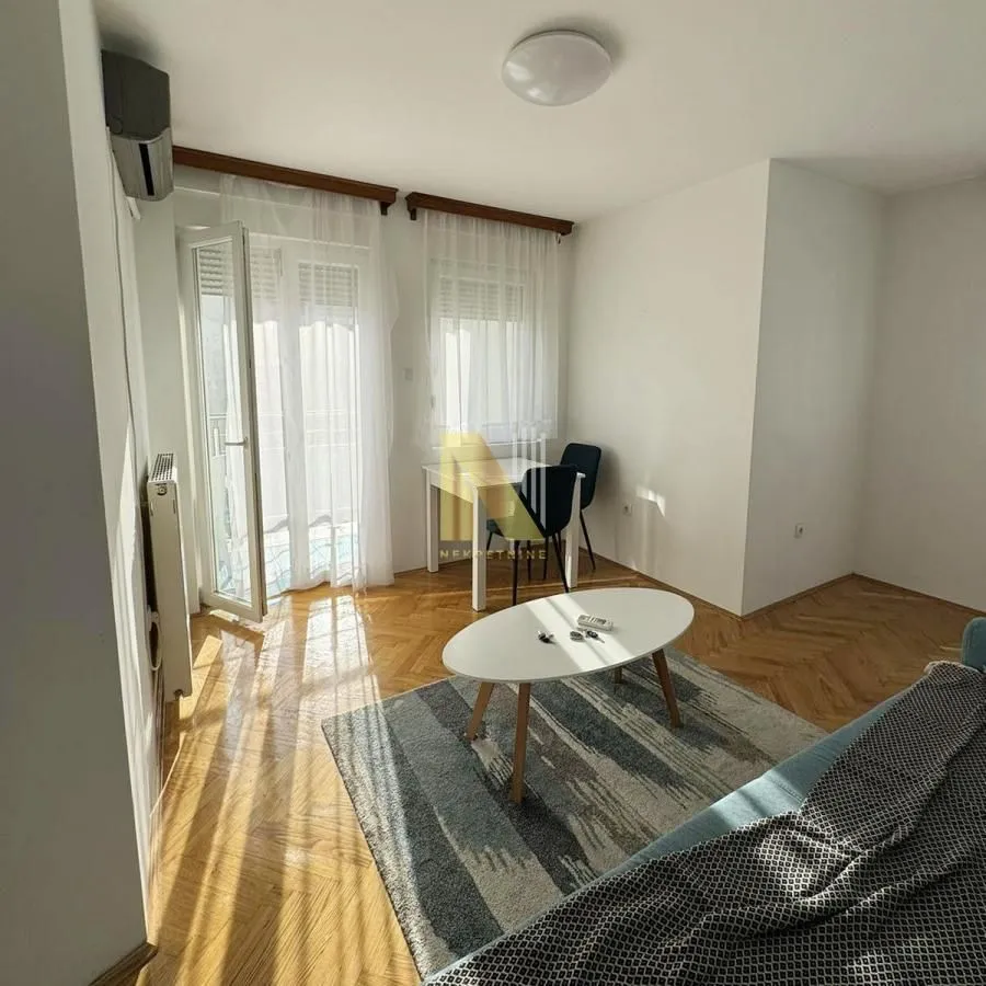 Izdavanje, jednosoban stan, 41m², Cara Dušana, Novi Sad Sve Podlokacije