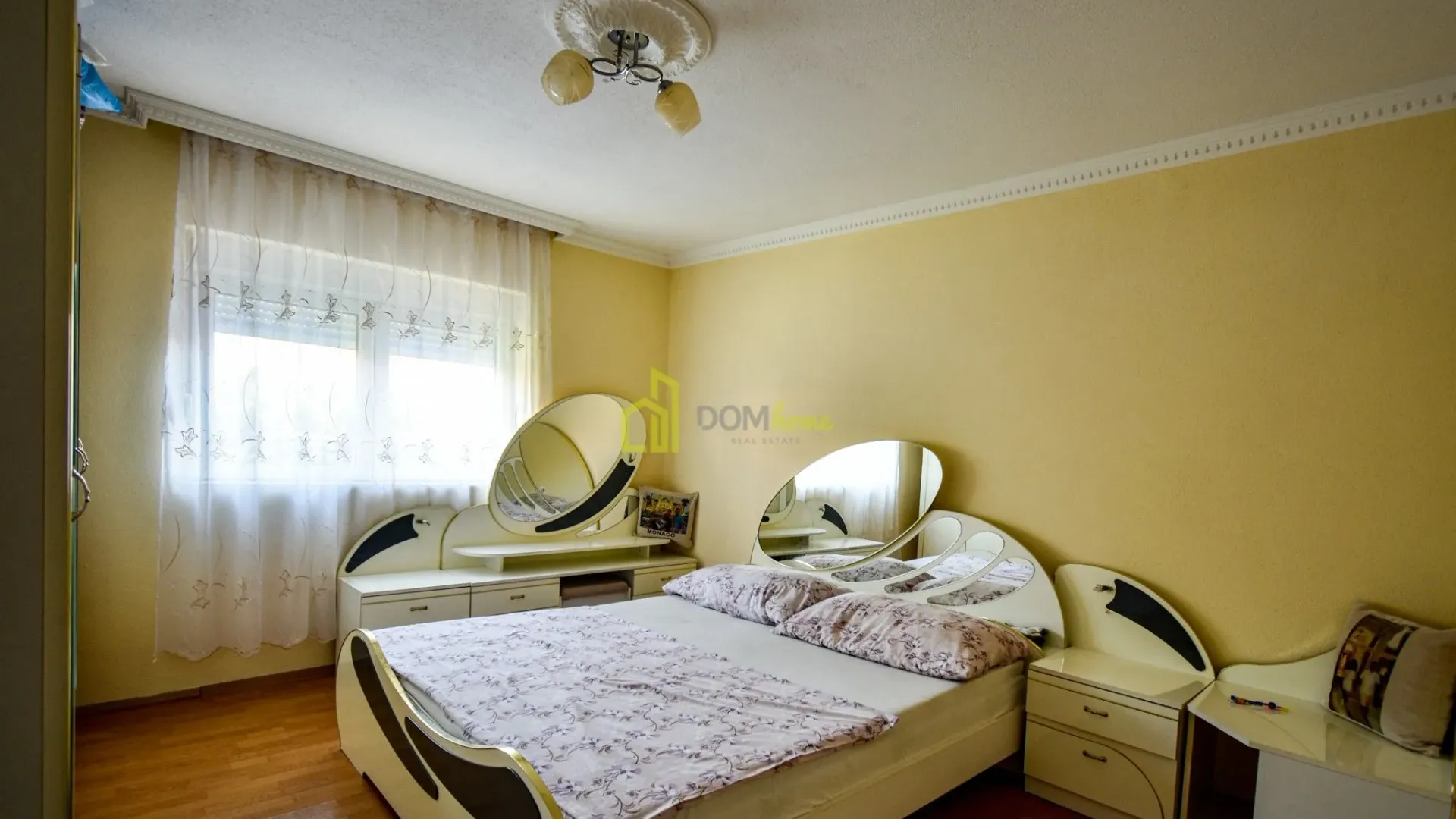 Sale, house, 303m², Konik, Podgorica