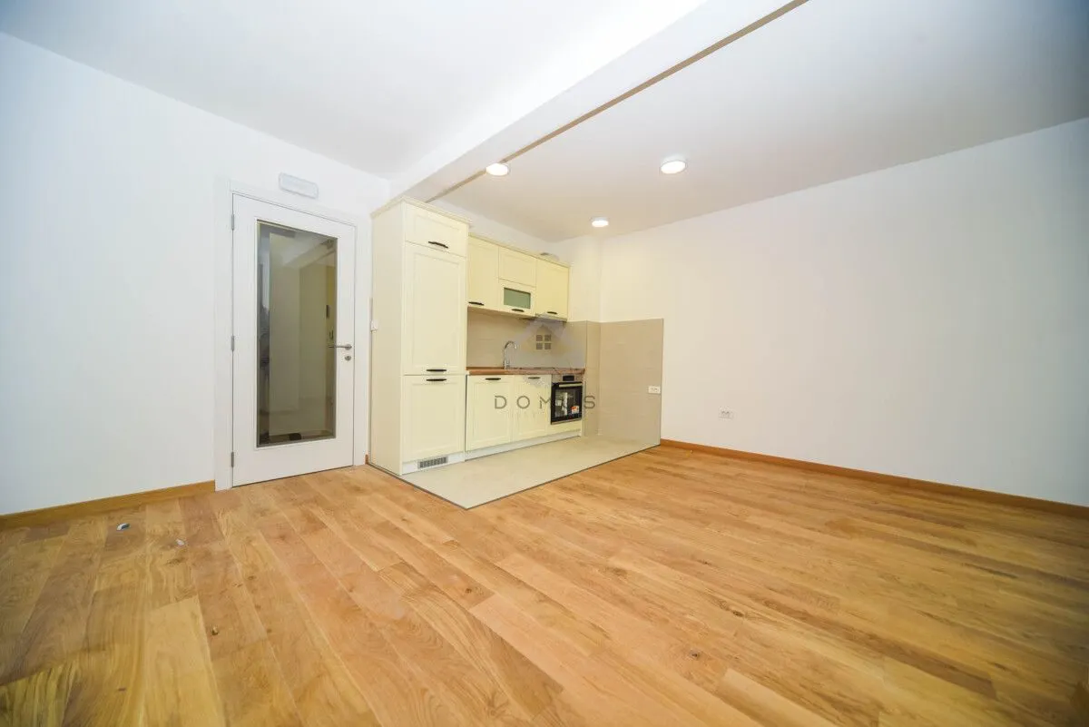 Rent, office space, 40m², Tološi, Podgorica