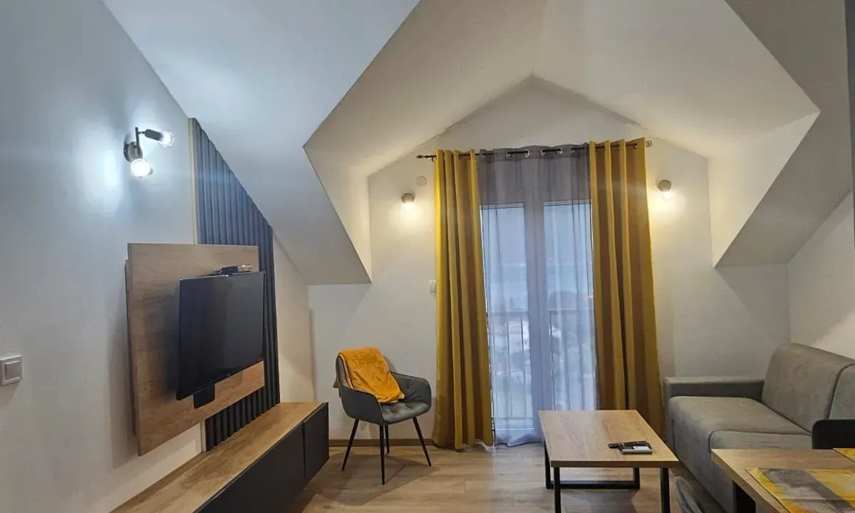 Izdavanje, jednosoban stan, 45m², Đenovići, Herceg Novi