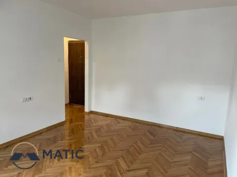Sale, studio apartment, 23m², Bulevar Oslobodjenja, Novi Sad Sve Podlokacije - image 2