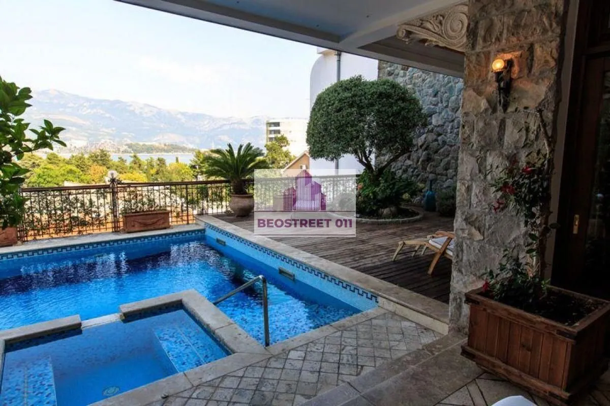 Sale, house, 1200m², Stari Grad, Budva