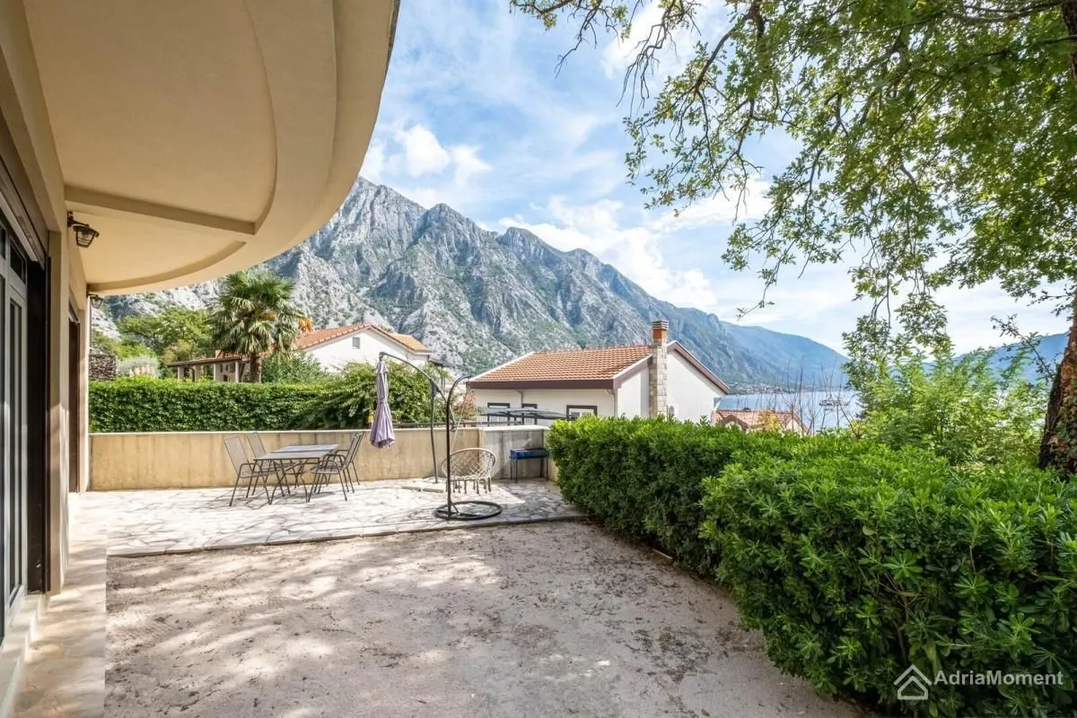 Sale, two bedroom apartment, 79m², Orahovac, Kotor