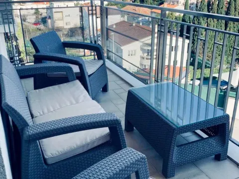 Izdavanje, dvosoban stan, 75m², Gorica C, Podgorica - image 8