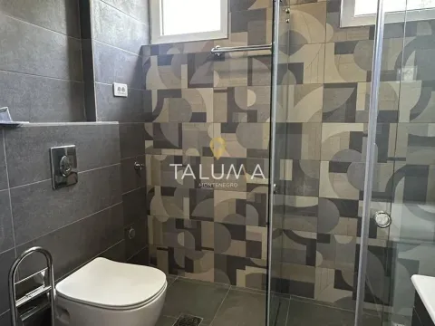 Sale, house, 300m², Centar, Podgorica - image 10