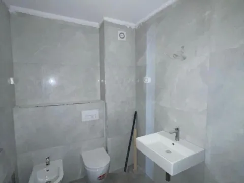 Prodaja, dvosoban stan, 80m², Pobrežje, Podgorica - image 11